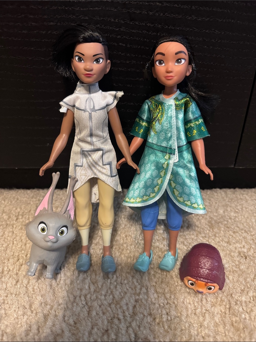 Disney Raya and Namaari Dolls with TukTuk and Sherlot